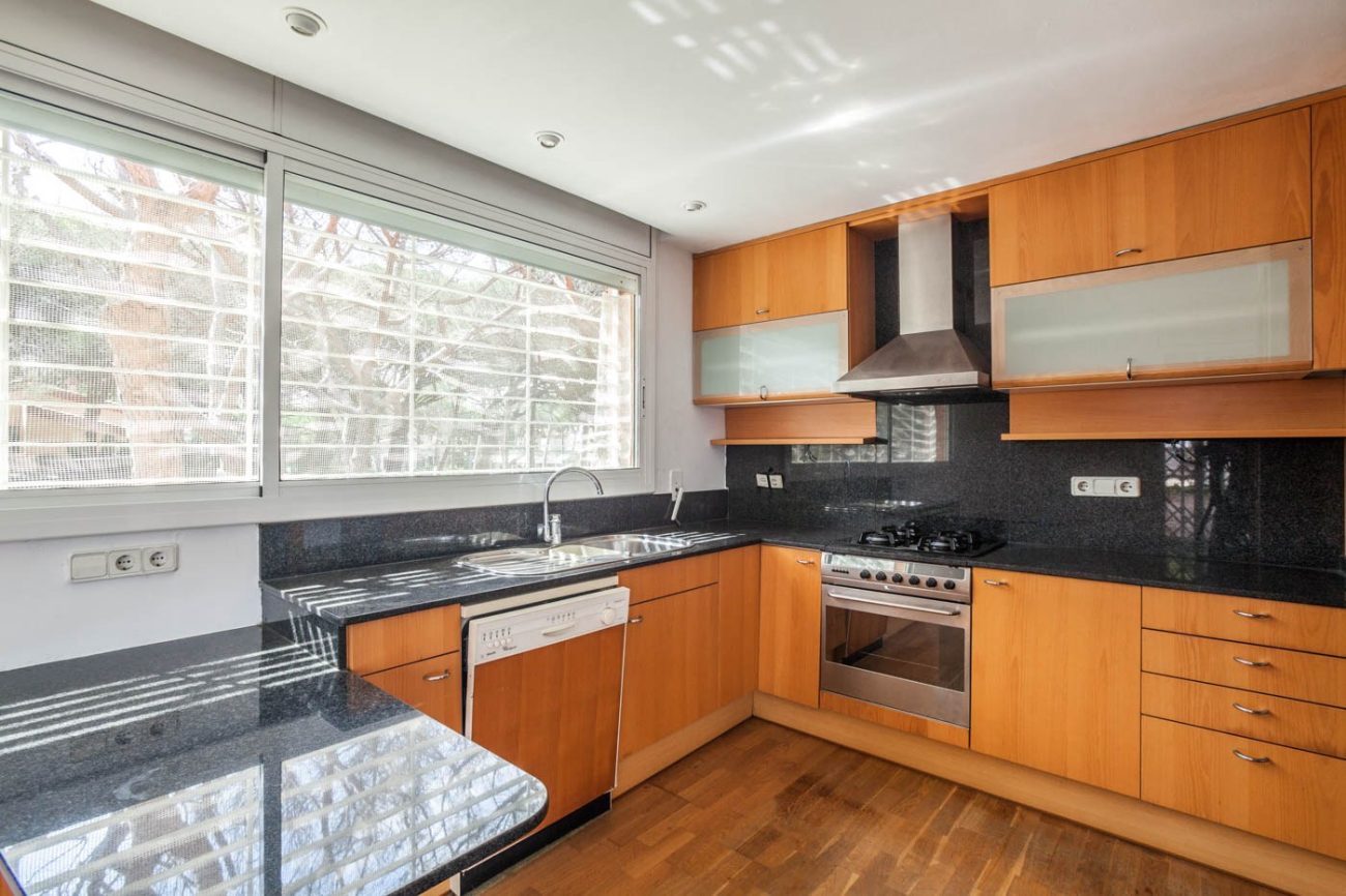 Large house in the best area of Castelldefels