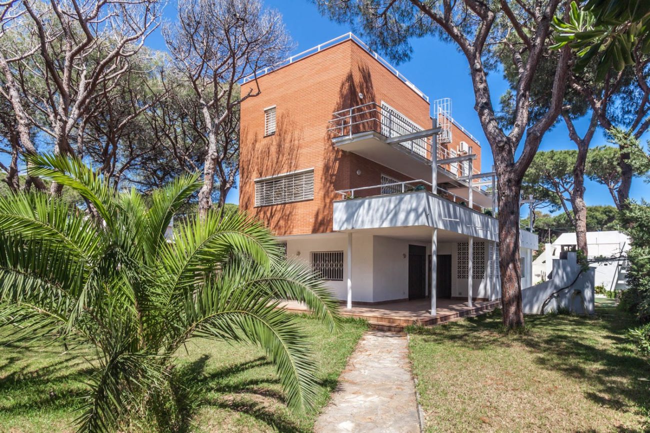 Large house in the best area of Castelldefels