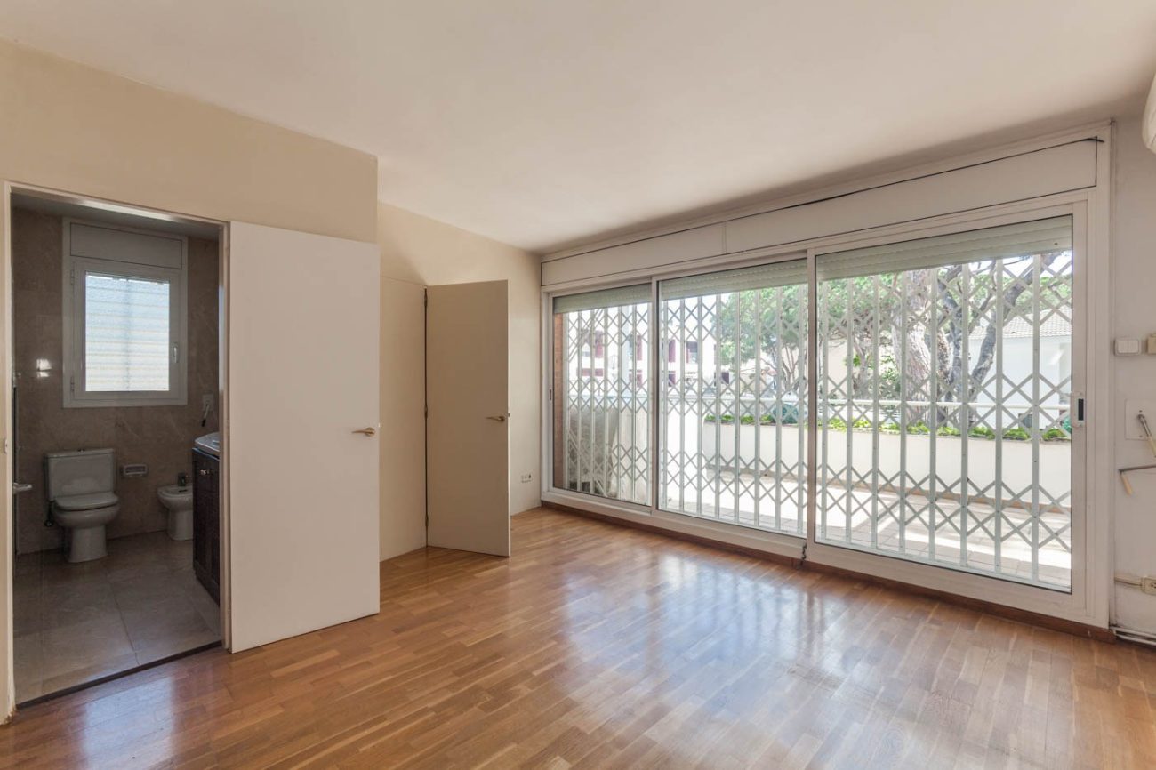 Large house in the best area of Castelldefels