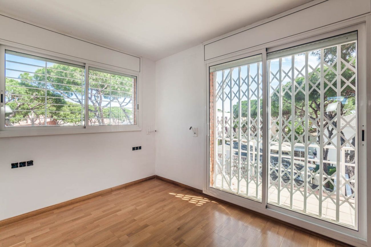 Large house in the best area of Castelldefels