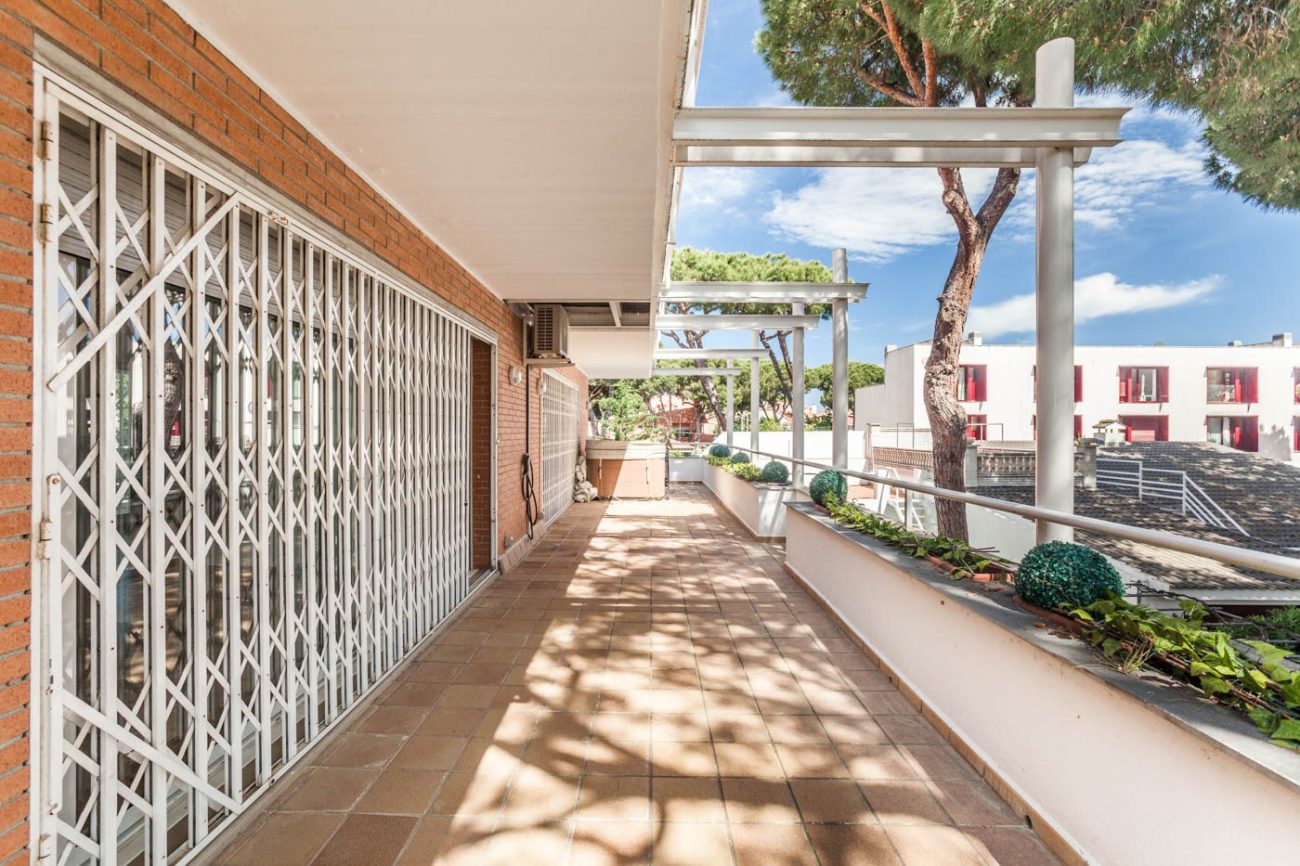 Large house in the best area of Castelldefels