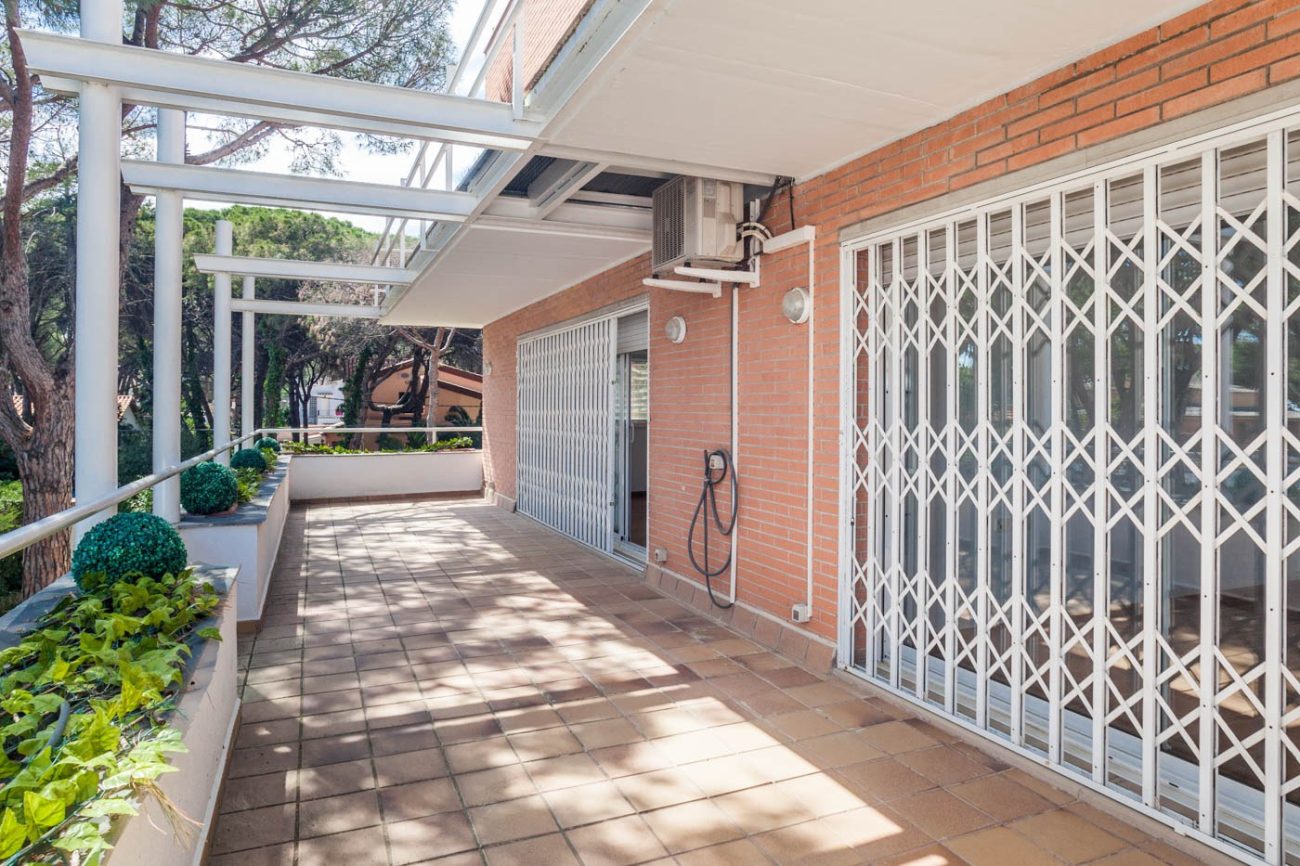 Large house in the best area of Castelldefels