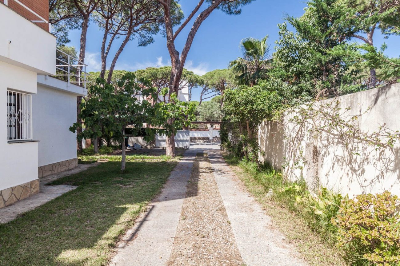 Large house in the best area of Castelldefels