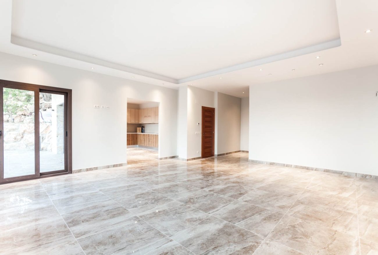 New house with sea views in private residential complex