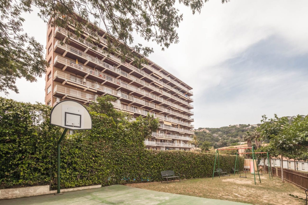 Refurbished flat 200 metres from Sant Pol beach