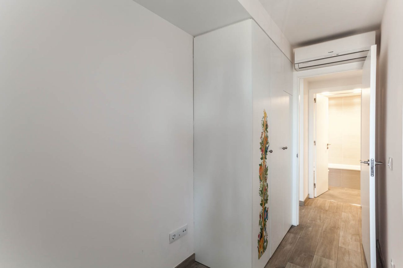 Refurbished flat 200 metres from Sant Pol beach