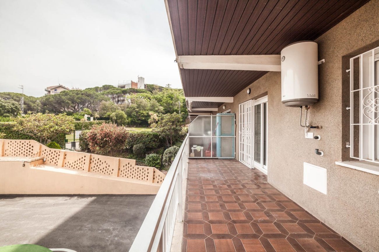Refurbished flat 200 metres from Sant Pol beach