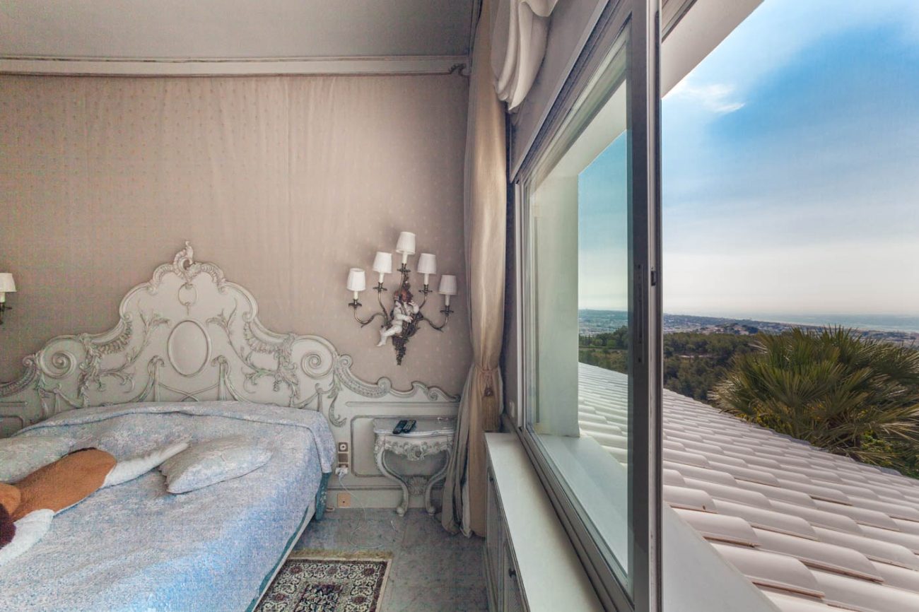 Majestic house with spectacular views of Castelldefels