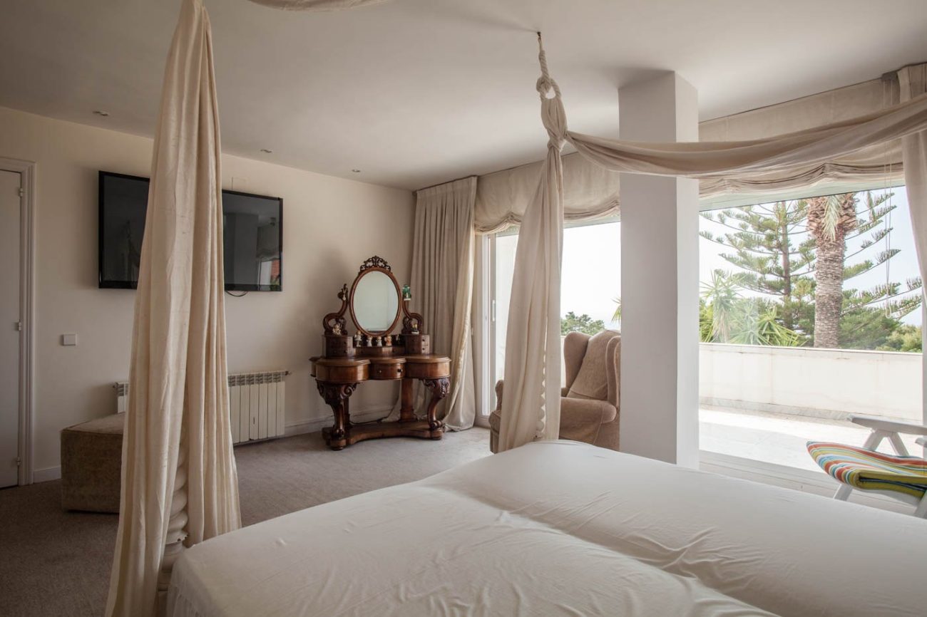 Majestic house with spectacular views of Castelldefels