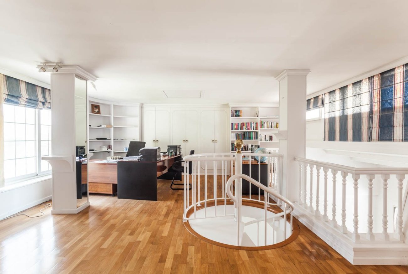 Majestic house with spectacular views of Castelldefels