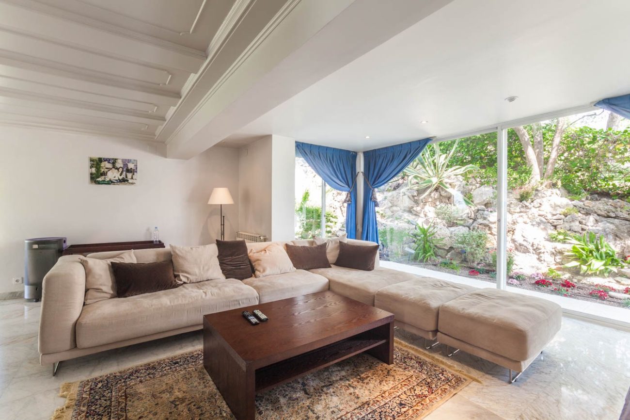 Majestic house with spectacular views of Castelldefels