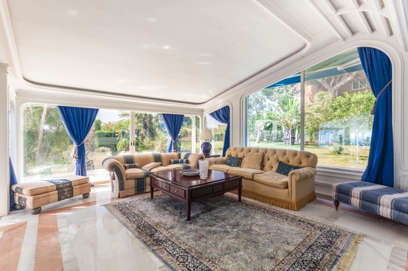 Majestic house with spectacular views of Castelldefels