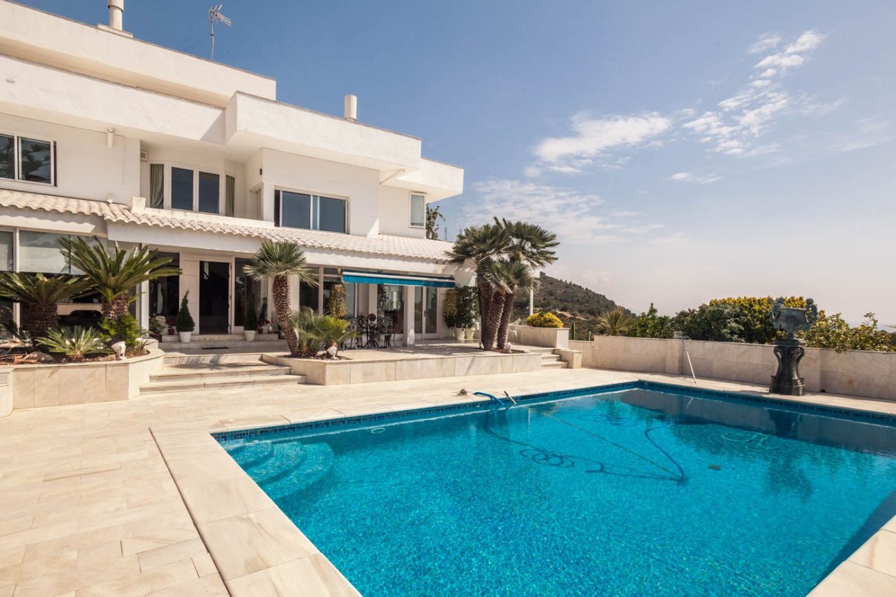 Majestic house with spectacular views of Castelldefels