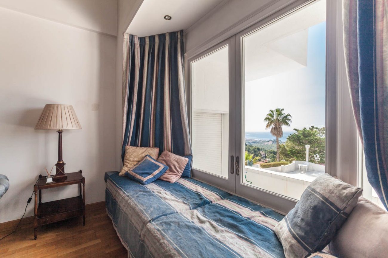 Majestic house with spectacular views of Castelldefels