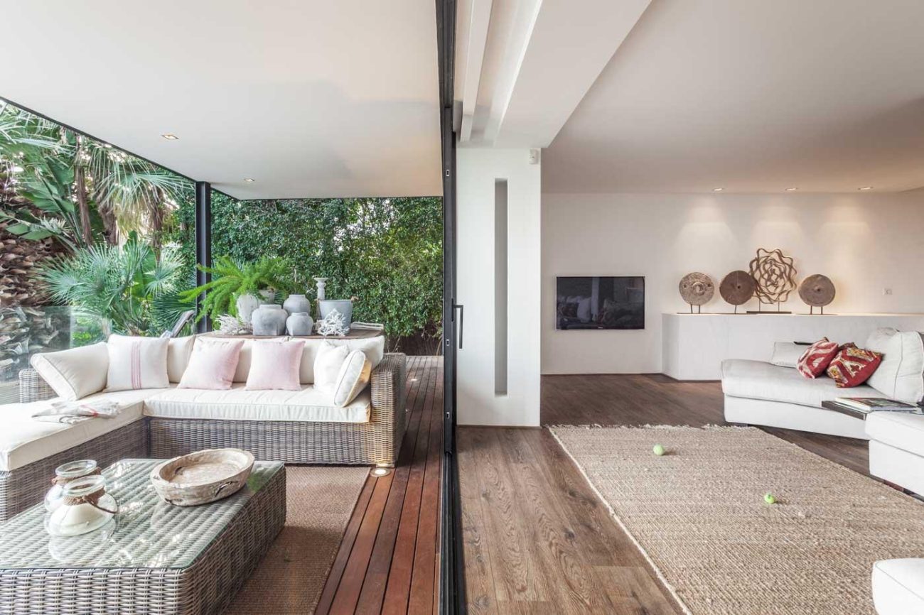 Sea view house in Castelldefels — cozy design with terraces and pool