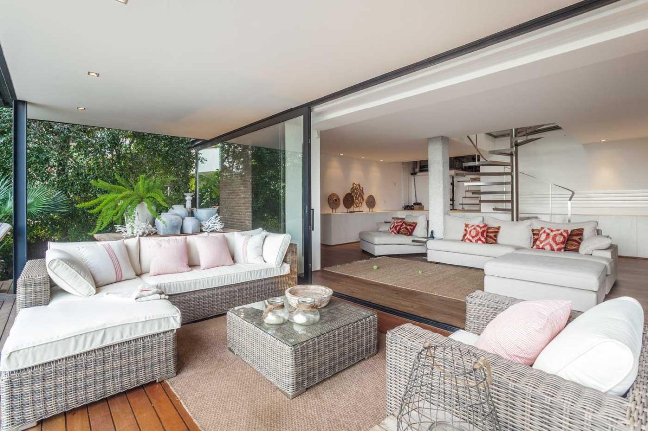 Sea view house in Castelldefels — cozy design with terraces and pool