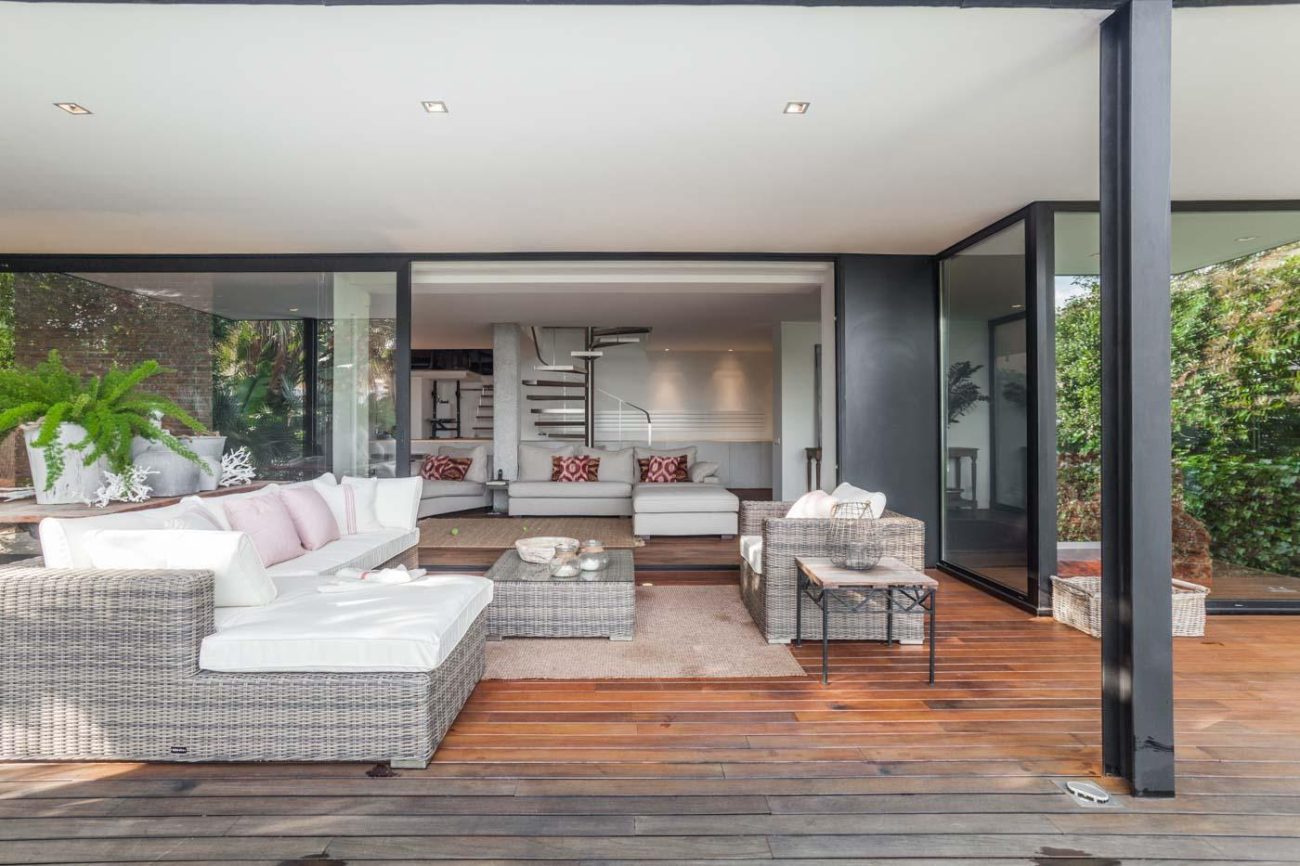 Sea view house in Castelldefels — cozy design with terraces and pool