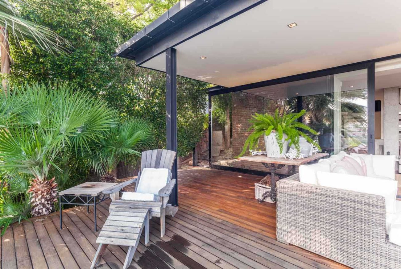Sea view house in Castelldefels — cozy design with terraces and pool