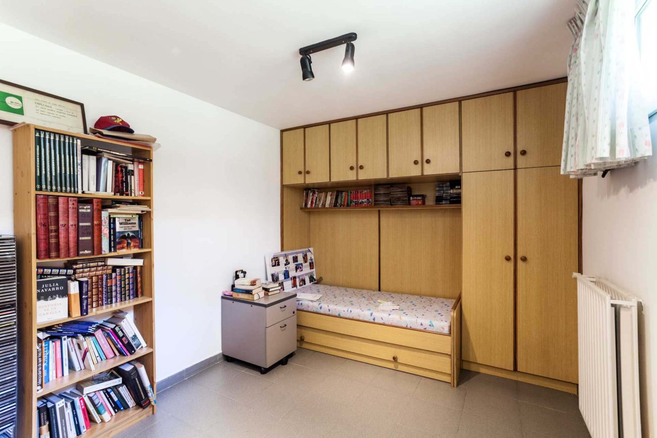 Large house to be refurbished in Gava Mar