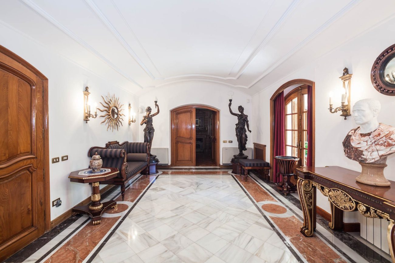 Spectacular mansion close to the beach in Sitges