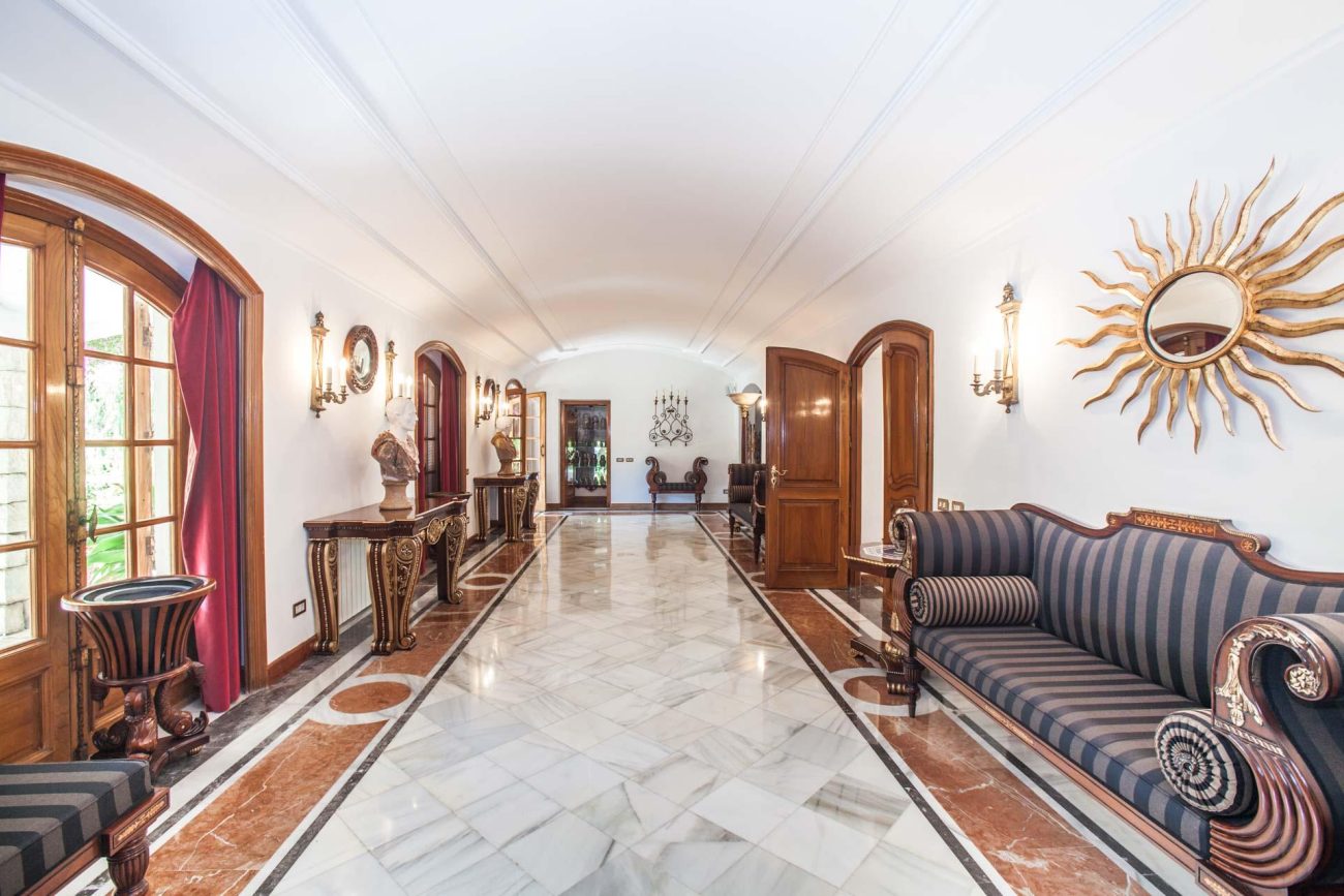 Spectacular mansion close to the beach in Sitges