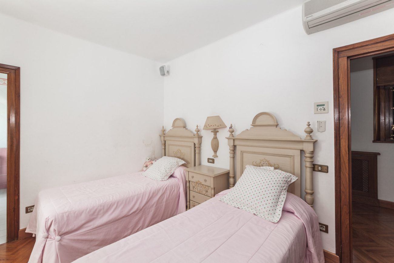 Spectacular mansion close to the beach in Sitges