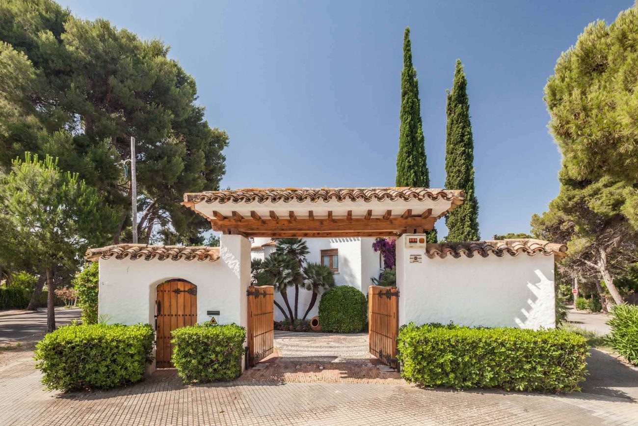 Spectacular mansion close to the beach in Sitges