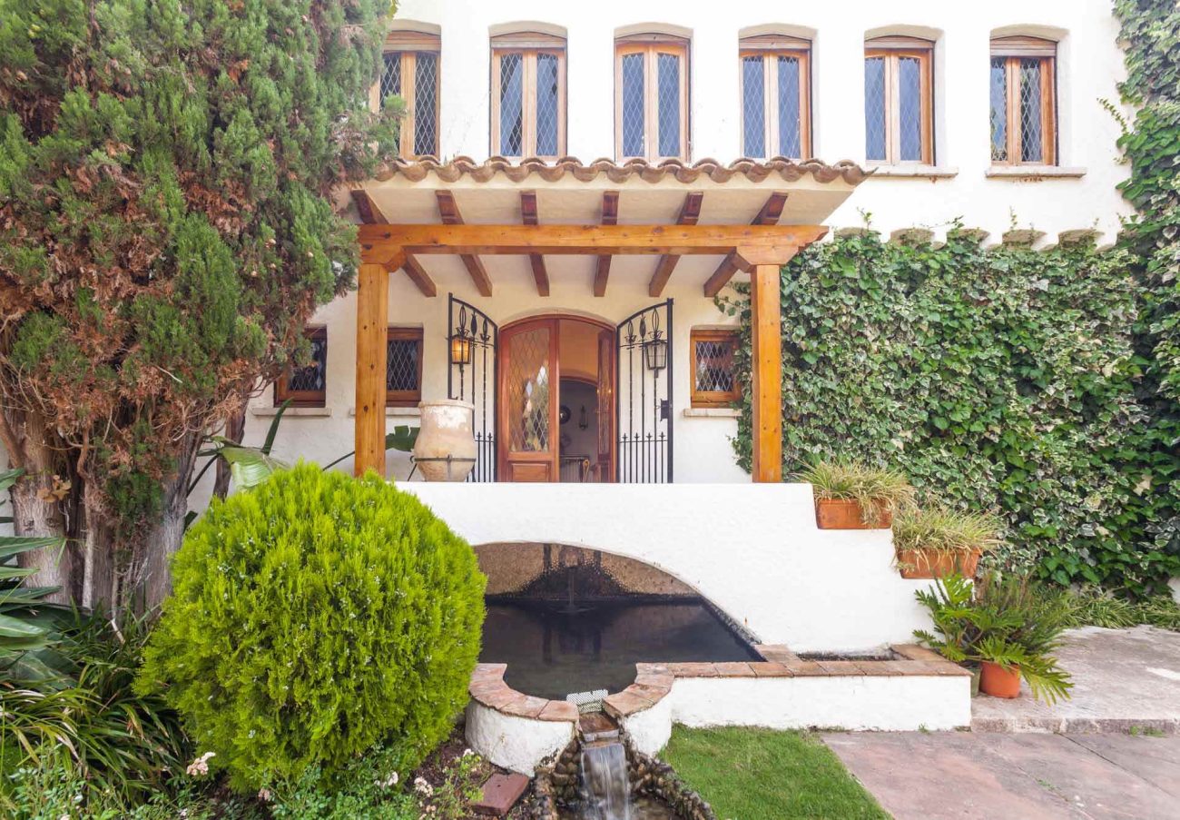 Spectacular mansion close to the beach in Sitges