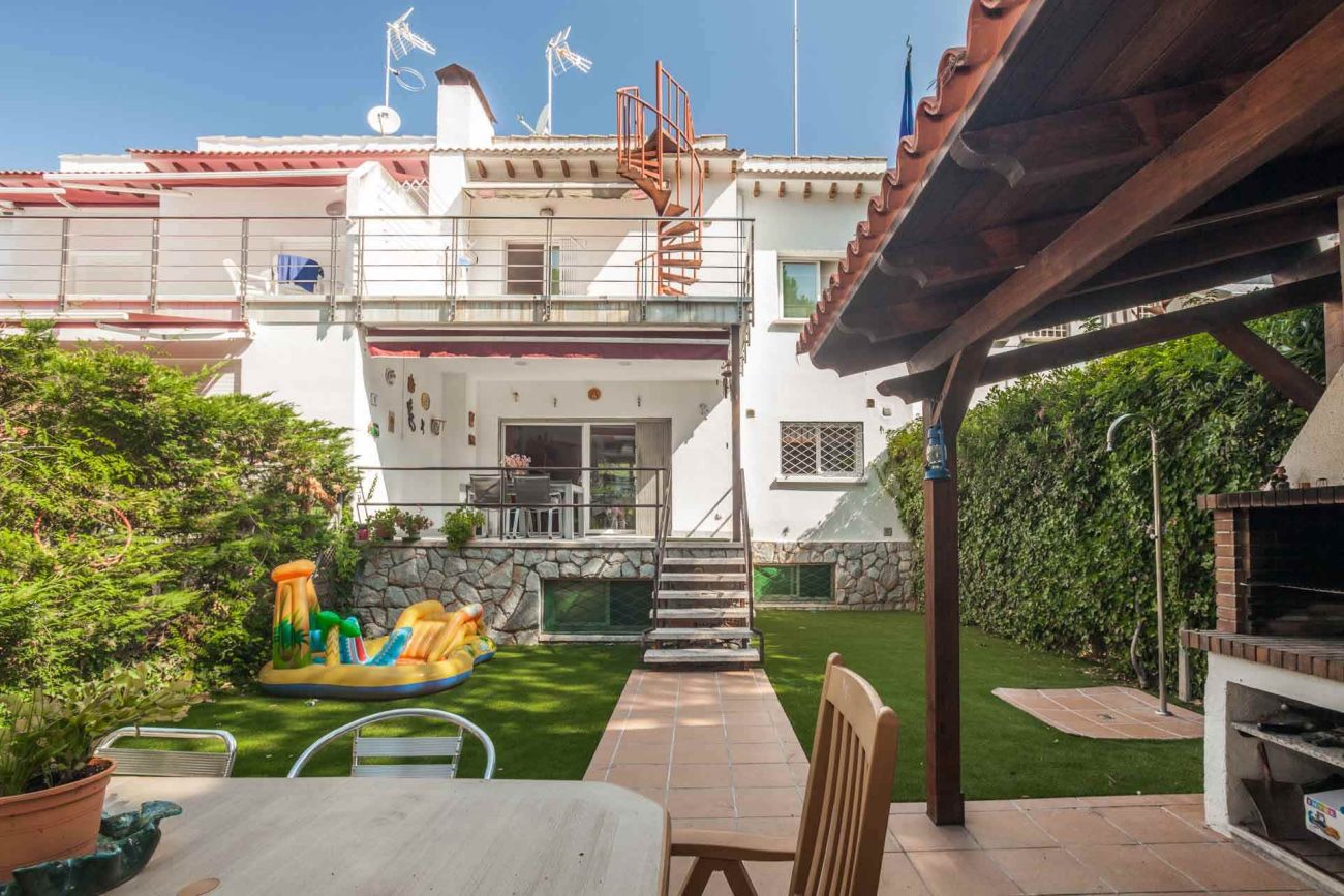 Townhouse with plot in Gavà