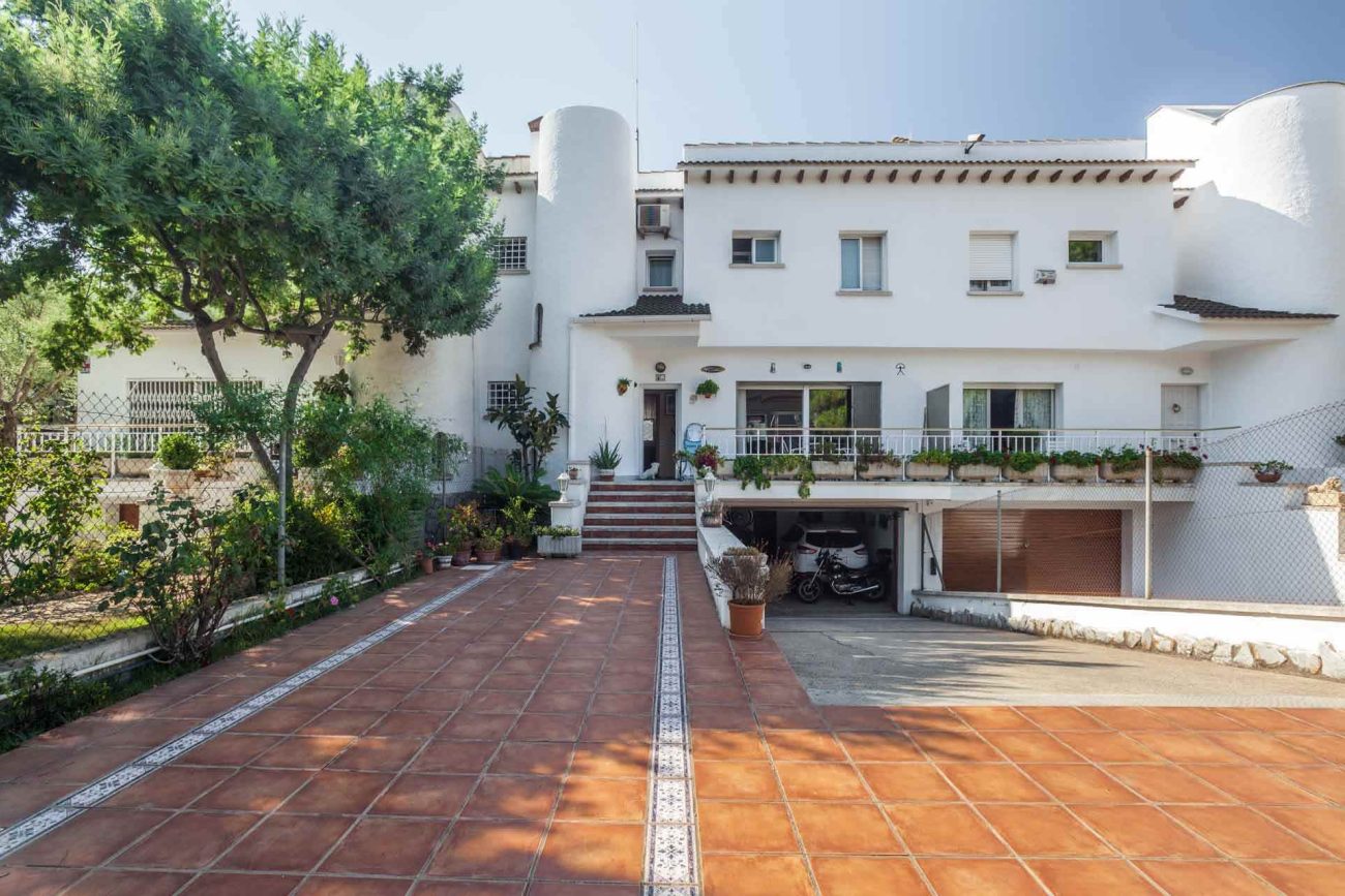 Townhouse with plot in Gavà