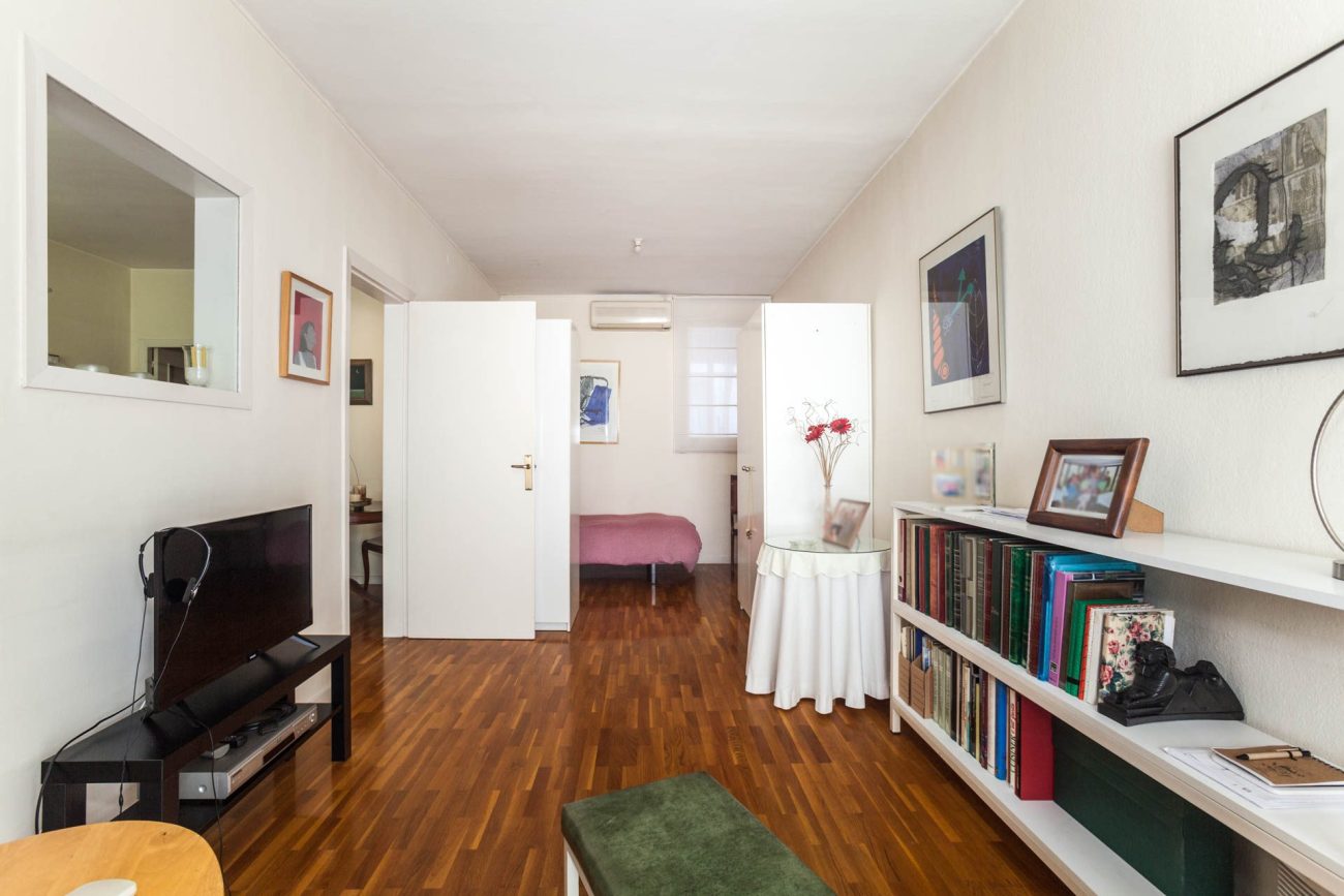 A spacious and luminous apartment in Eixample