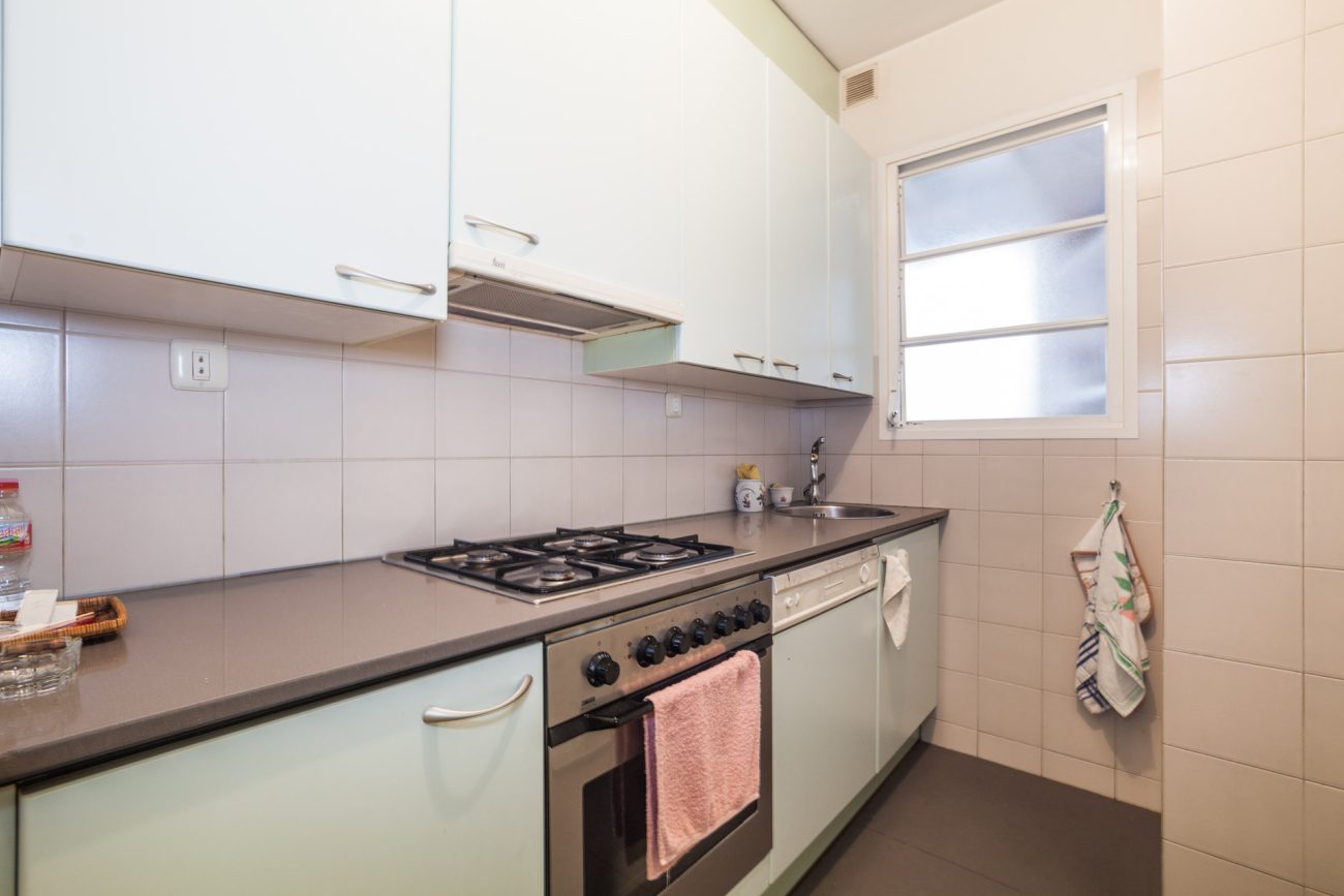 A spacious and luminous apartment in Eixample