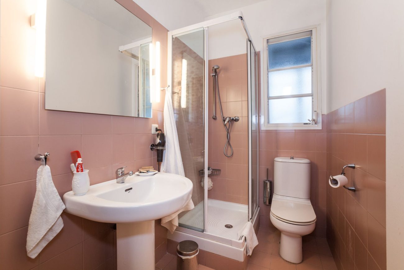 A spacious and luminous apartment in Eixample