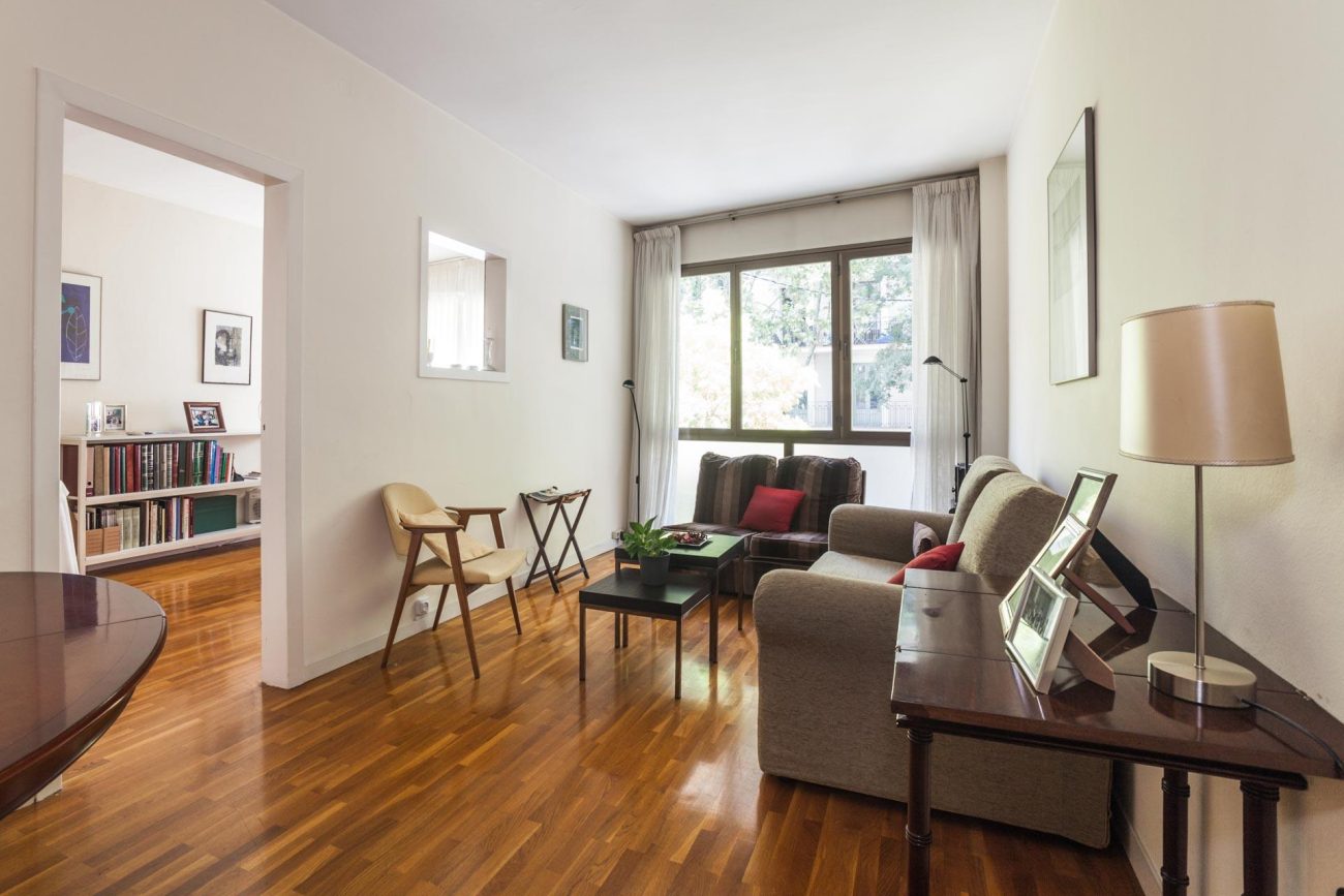 A spacious and luminous apartment in Eixample