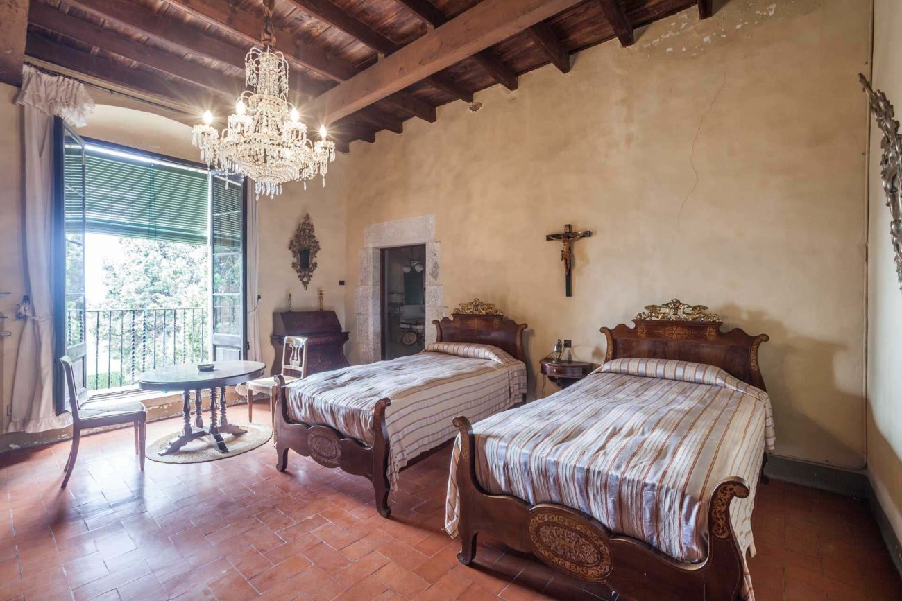 Large Masia of the XVI century in Maresme