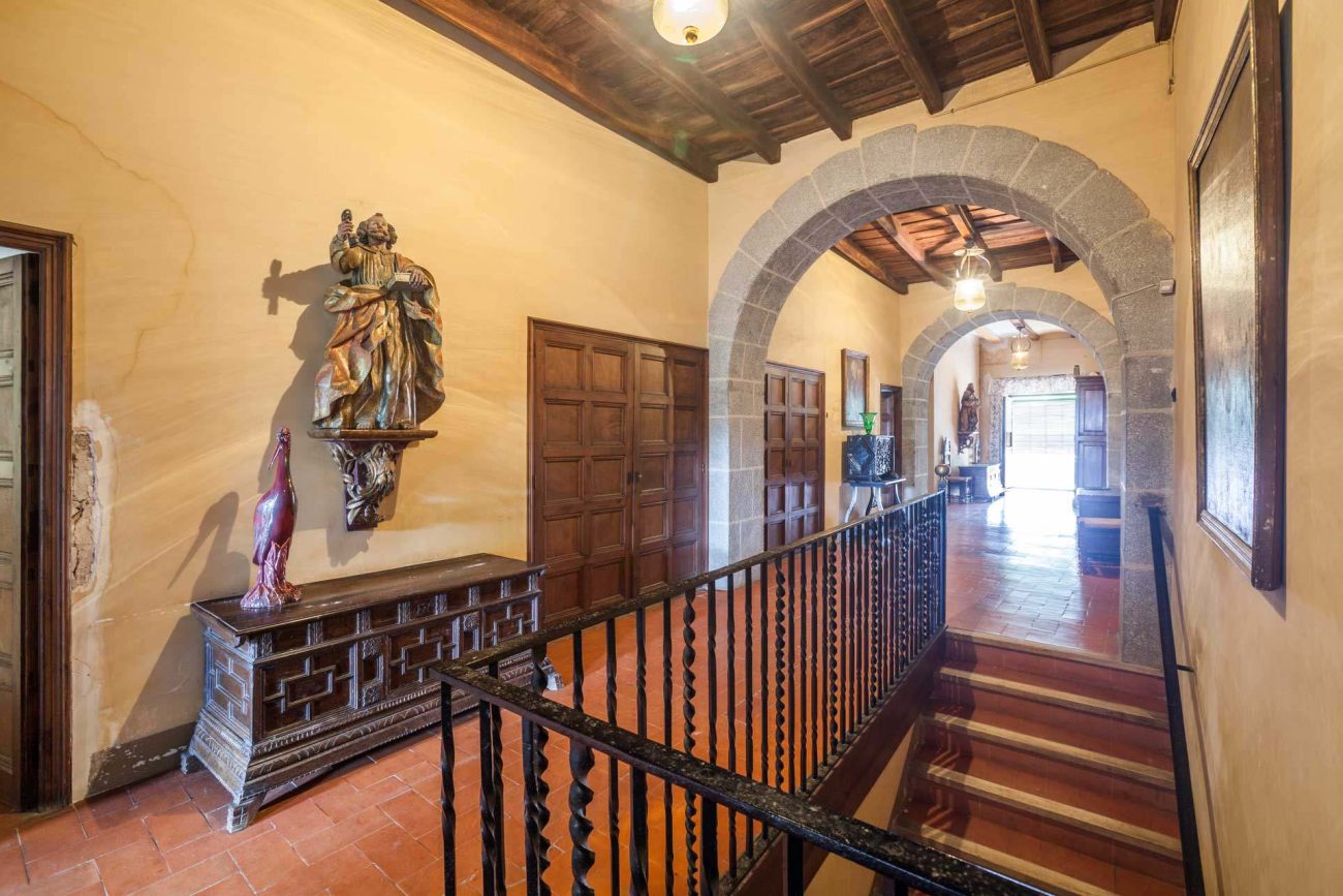 Large Masia of the XVI century in Maresme