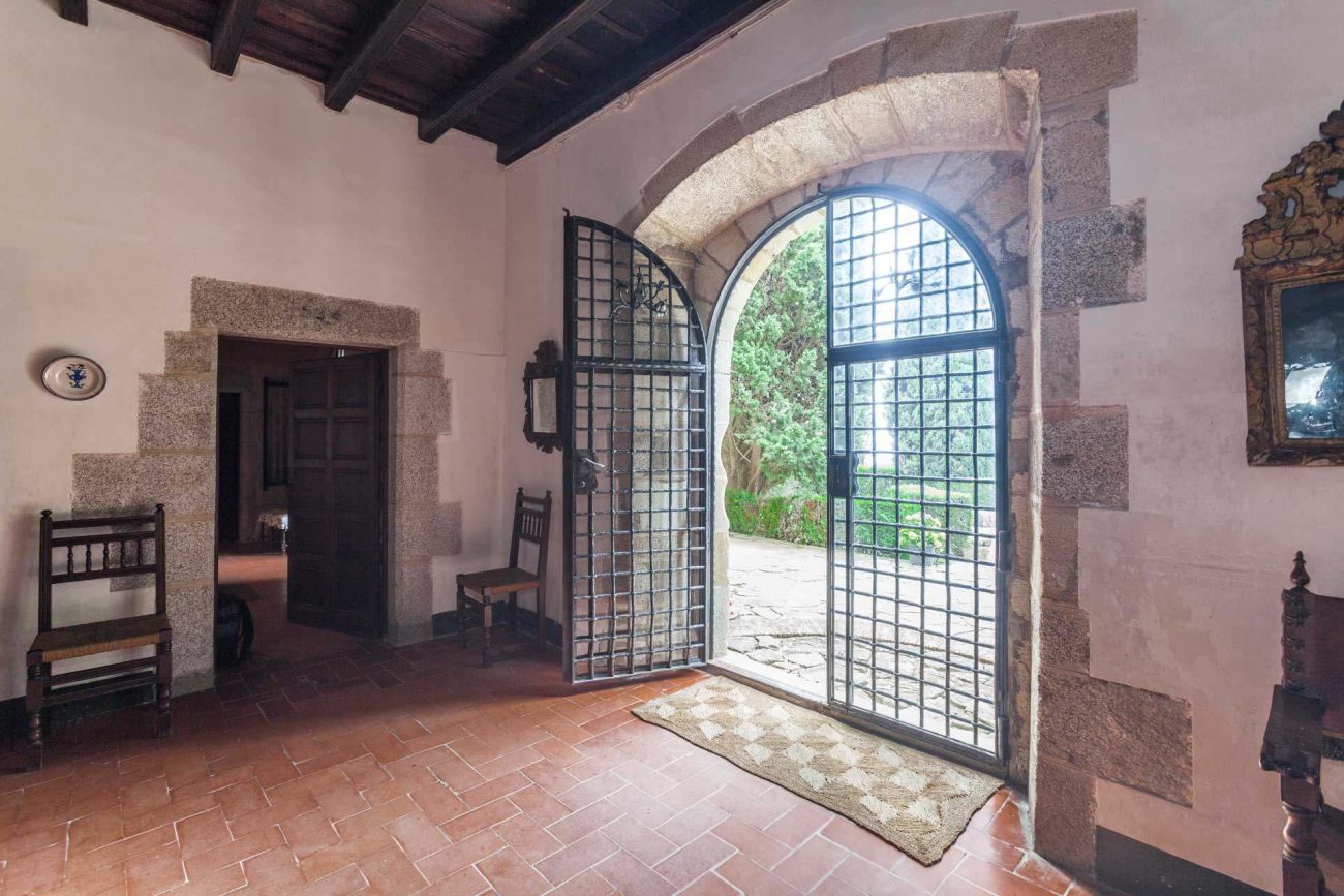 Large Masia of the XVI century in Maresme