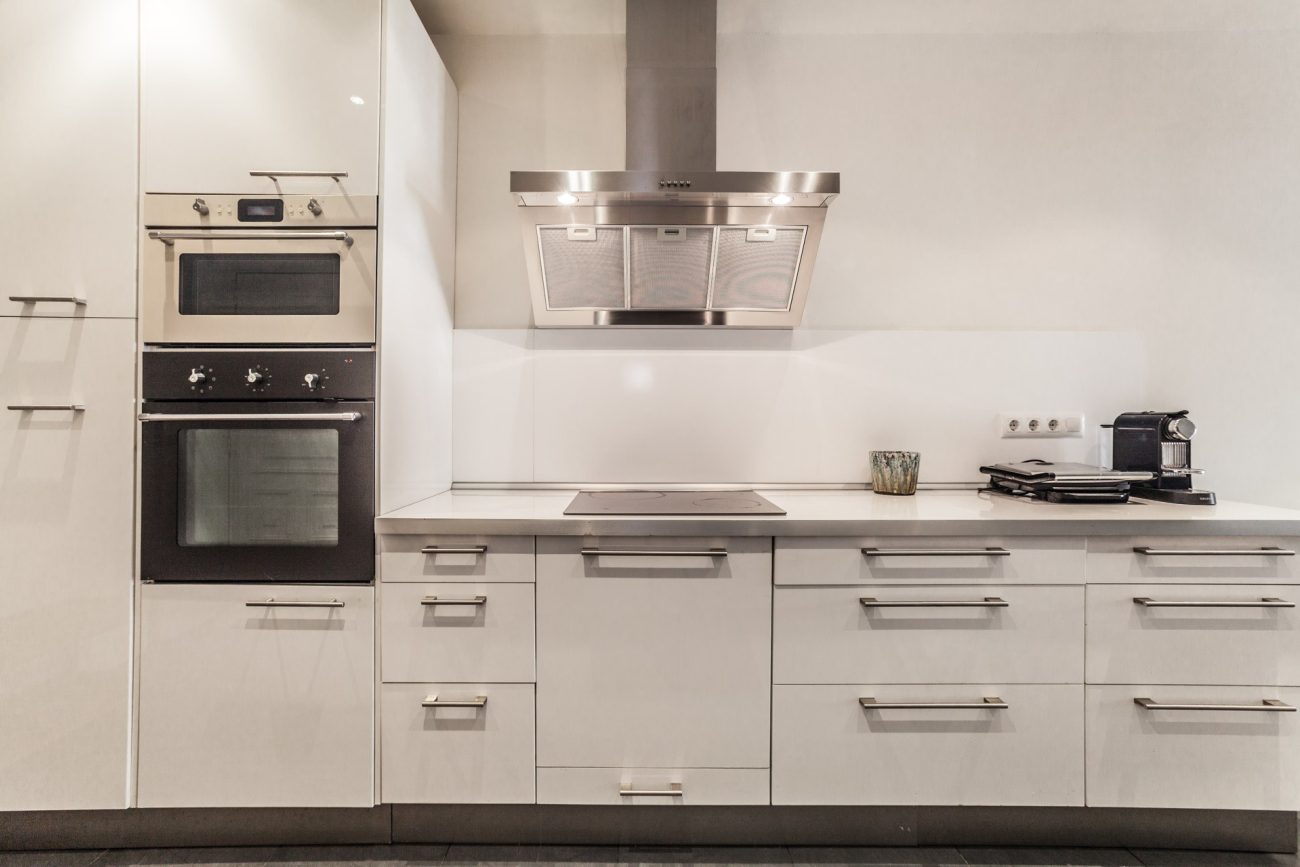 Renovated apartment for sale in Eixample, Barcelona — bright, modern and fully furnished