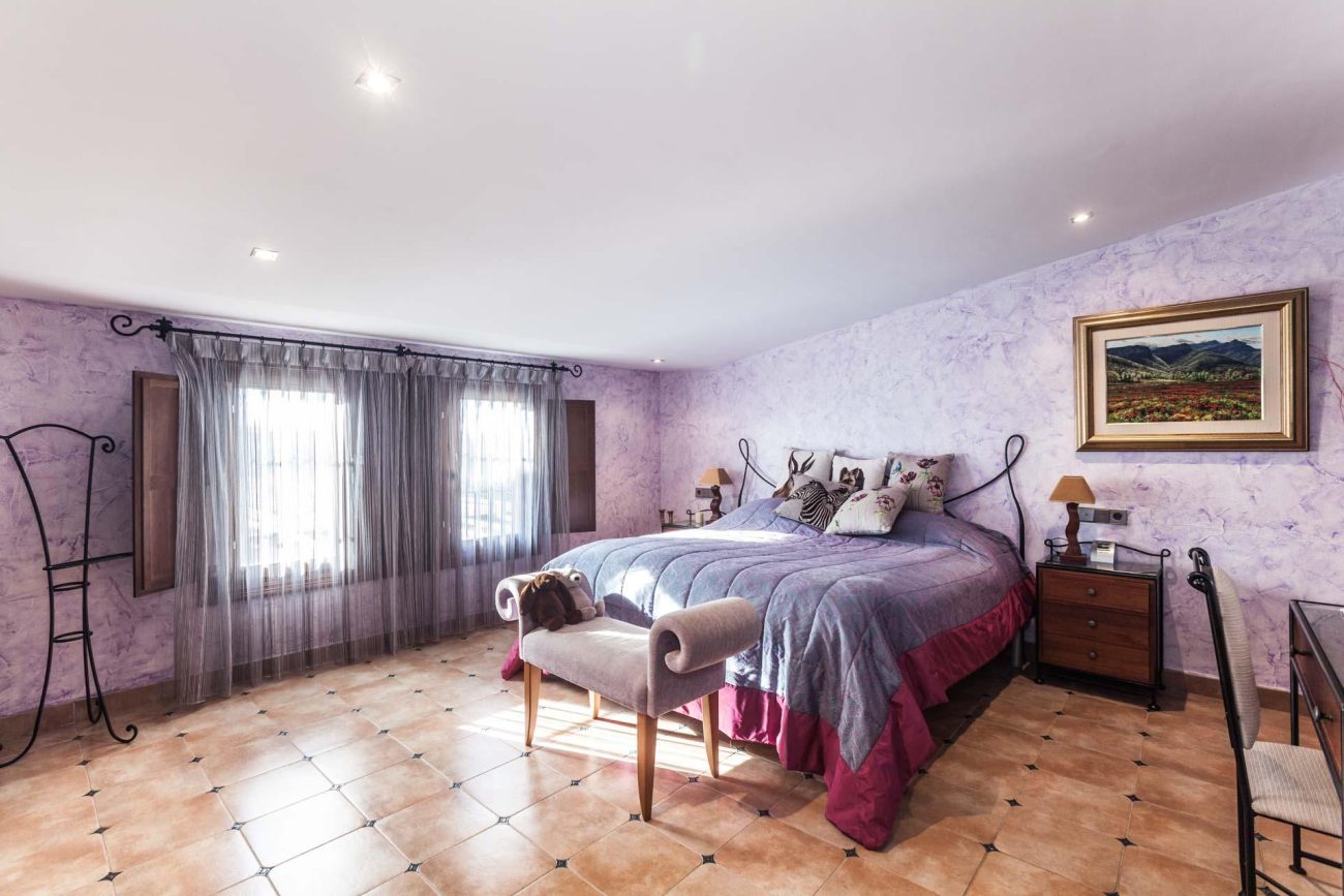 Renovated traditional Catalan farmhouse (Masía) with vineyard