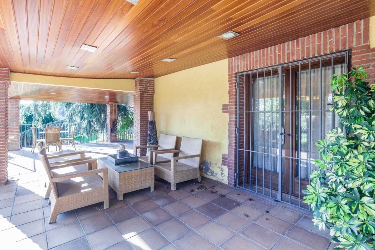 Renovated traditional Catalan farmhouse (Masía) with vineyard
