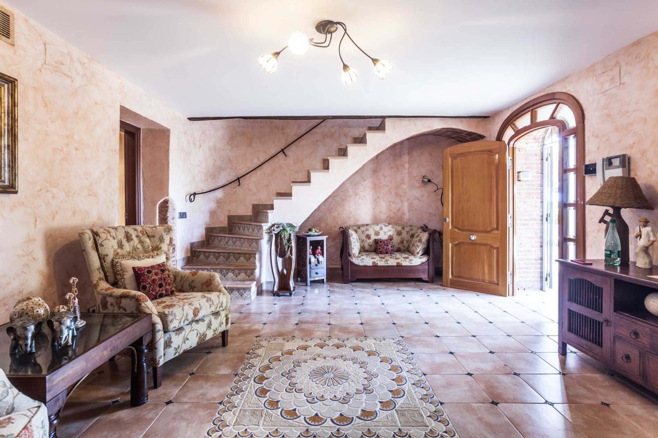 Renovated traditional Catalan farmhouse (Masía) with vineyard