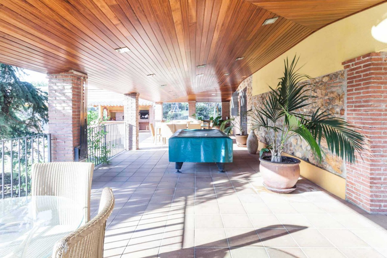 Renovated traditional Catalan farmhouse (Masía) with vineyard