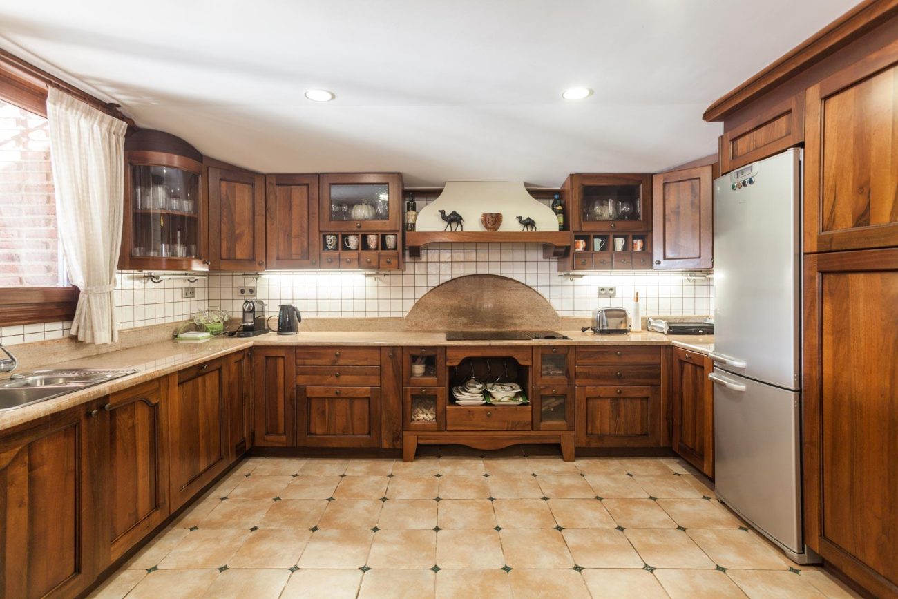 Renovated traditional Catalan farmhouse (Masía) with vineyard