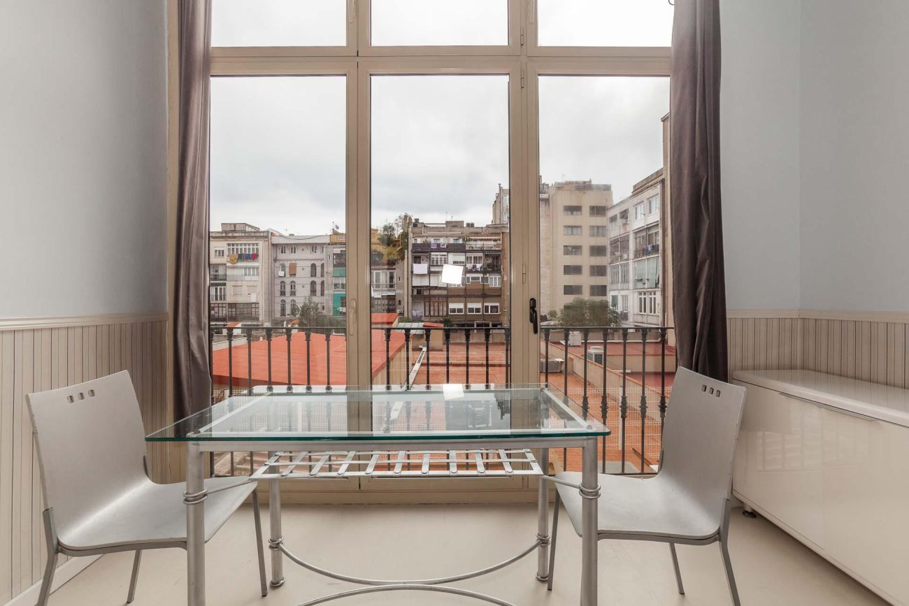 Recently reformed apartment in Eixample