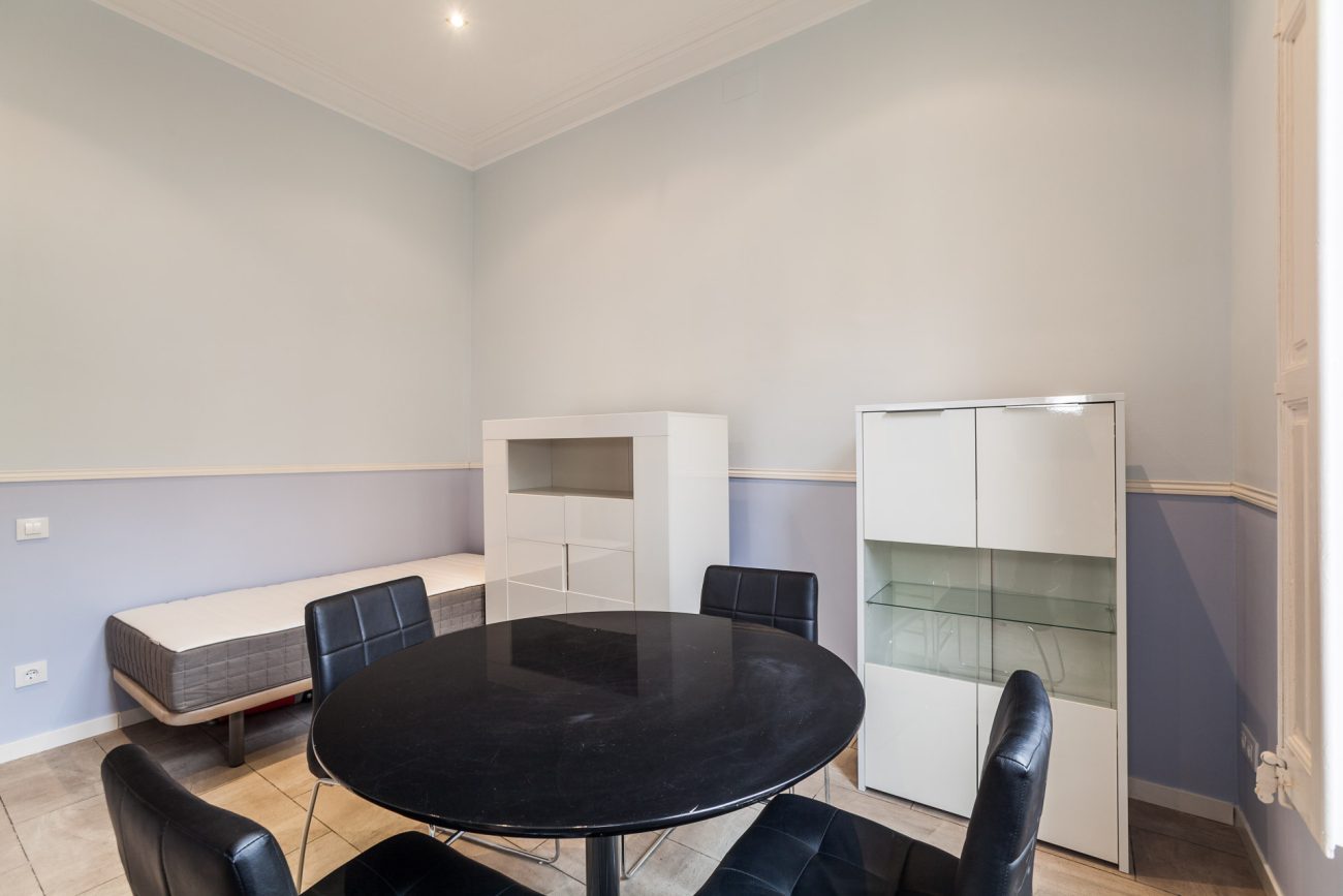 Recently reformed apartment in Eixample