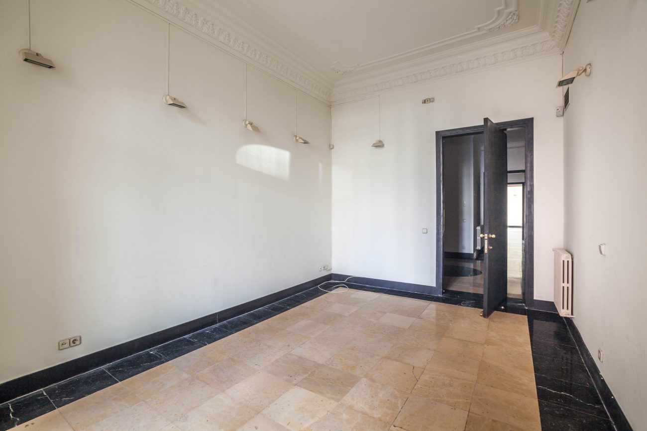 Excellent apartment in the most prestigious street of Barcelona