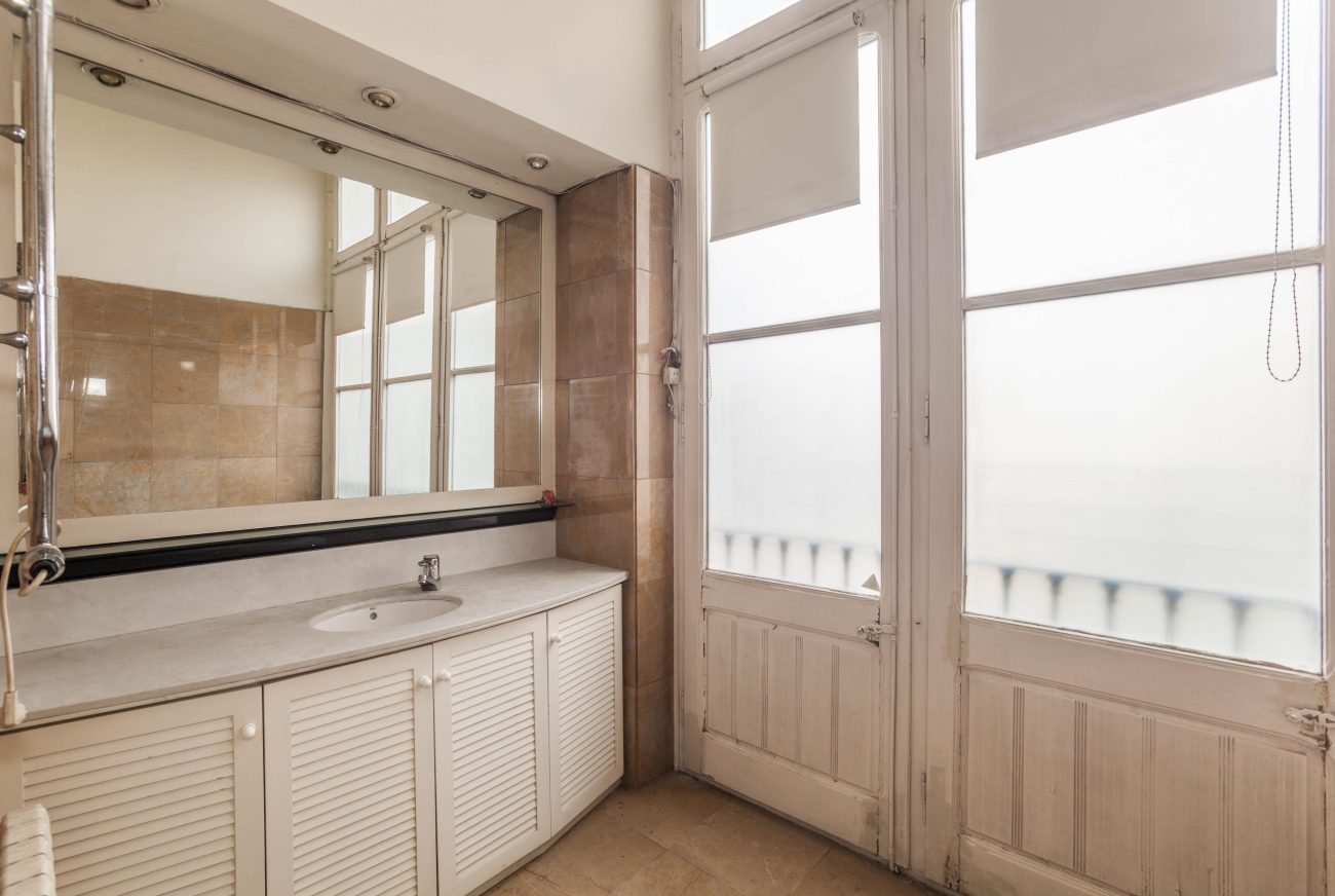 Excellent apartment in the most prestigious street of Barcelona