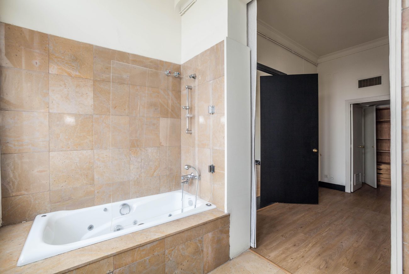 Excellent apartment in the most prestigious street of Barcelona
