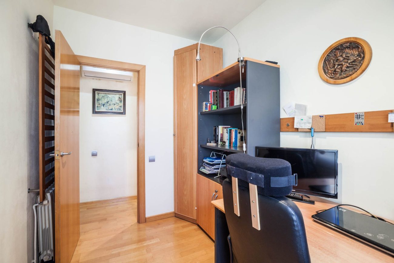 Nice and bright apartment next to Sagrada Familia
