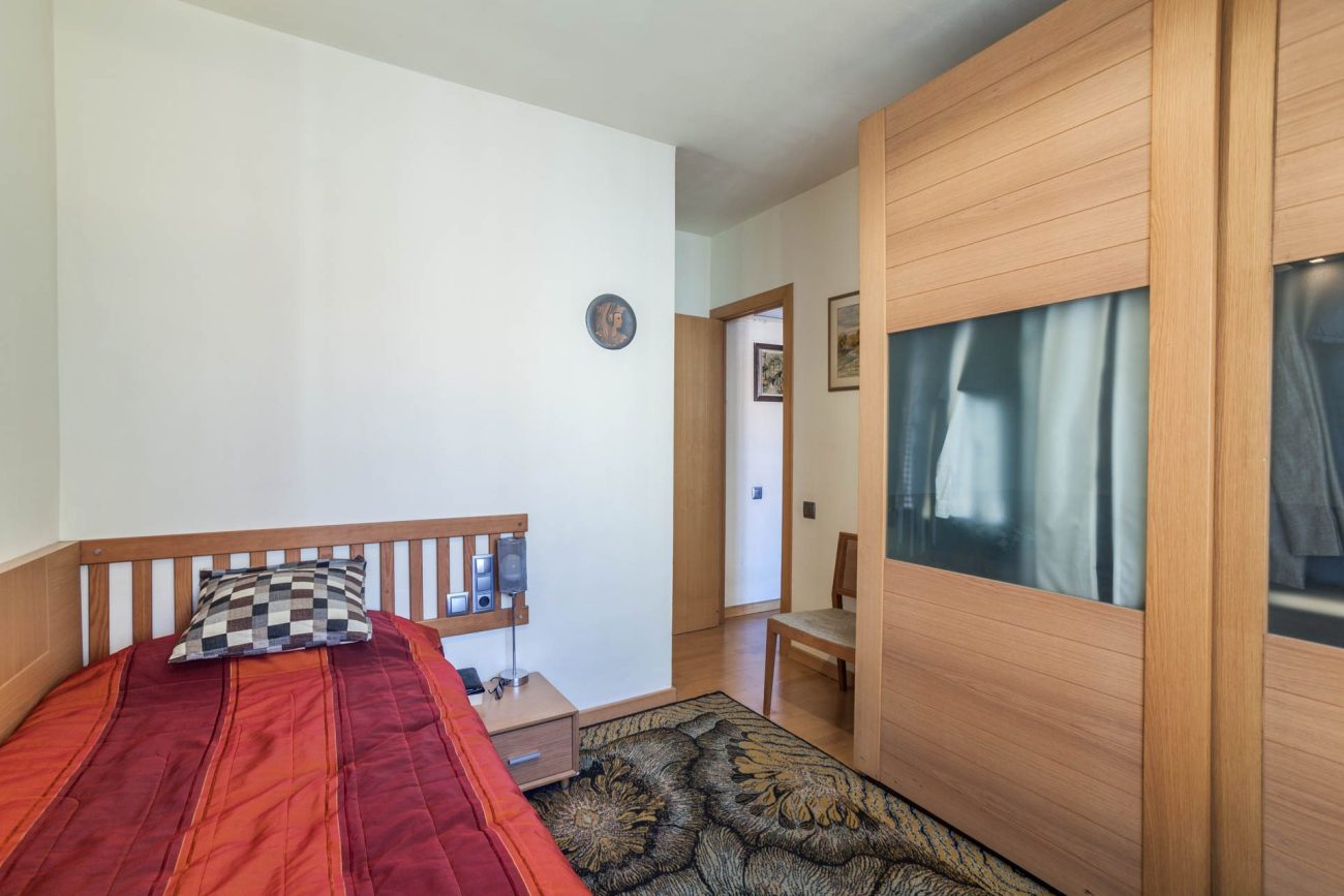 Nice and bright apartment next to Sagrada Familia